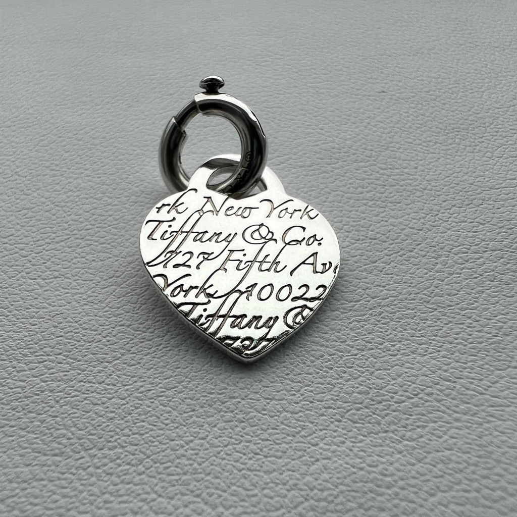 727 Fifth Ave Small Heart Charm